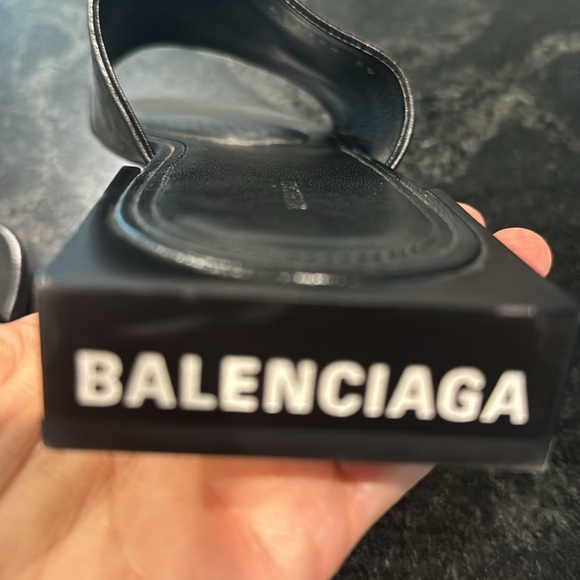 Pristine Balenciaga leather sandals size 39 - Picture 4 of 8